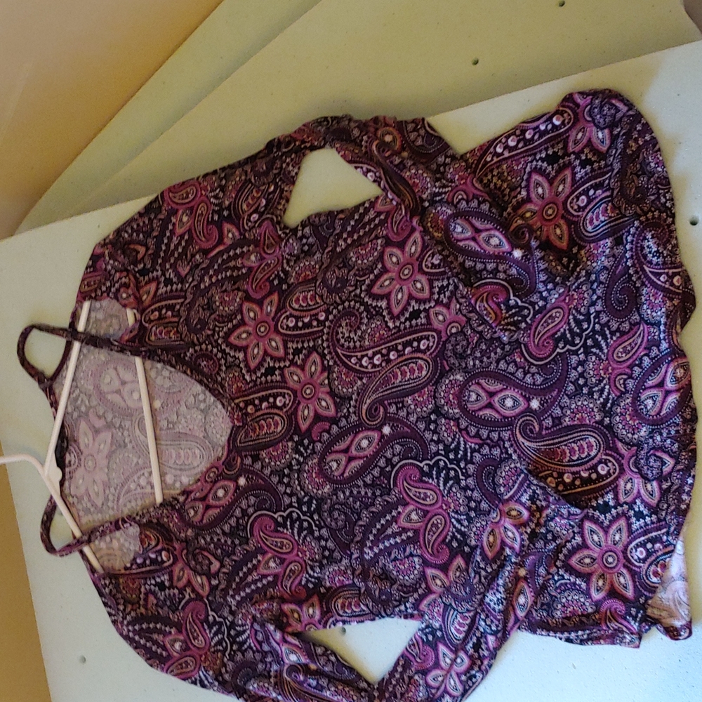 Ultra Flirt COLD SHOULDER top...L...NWOT